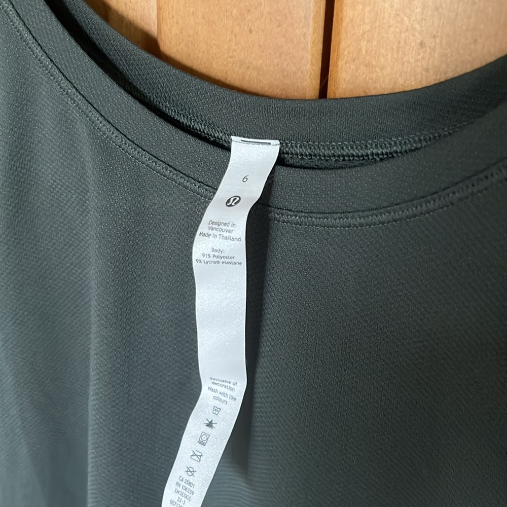 High-Neck Running and Training T-Shirt - Picture 6 of 6